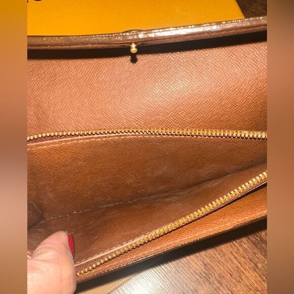 Louis Vuitton Monogram Wallet - Picture 13 of 15